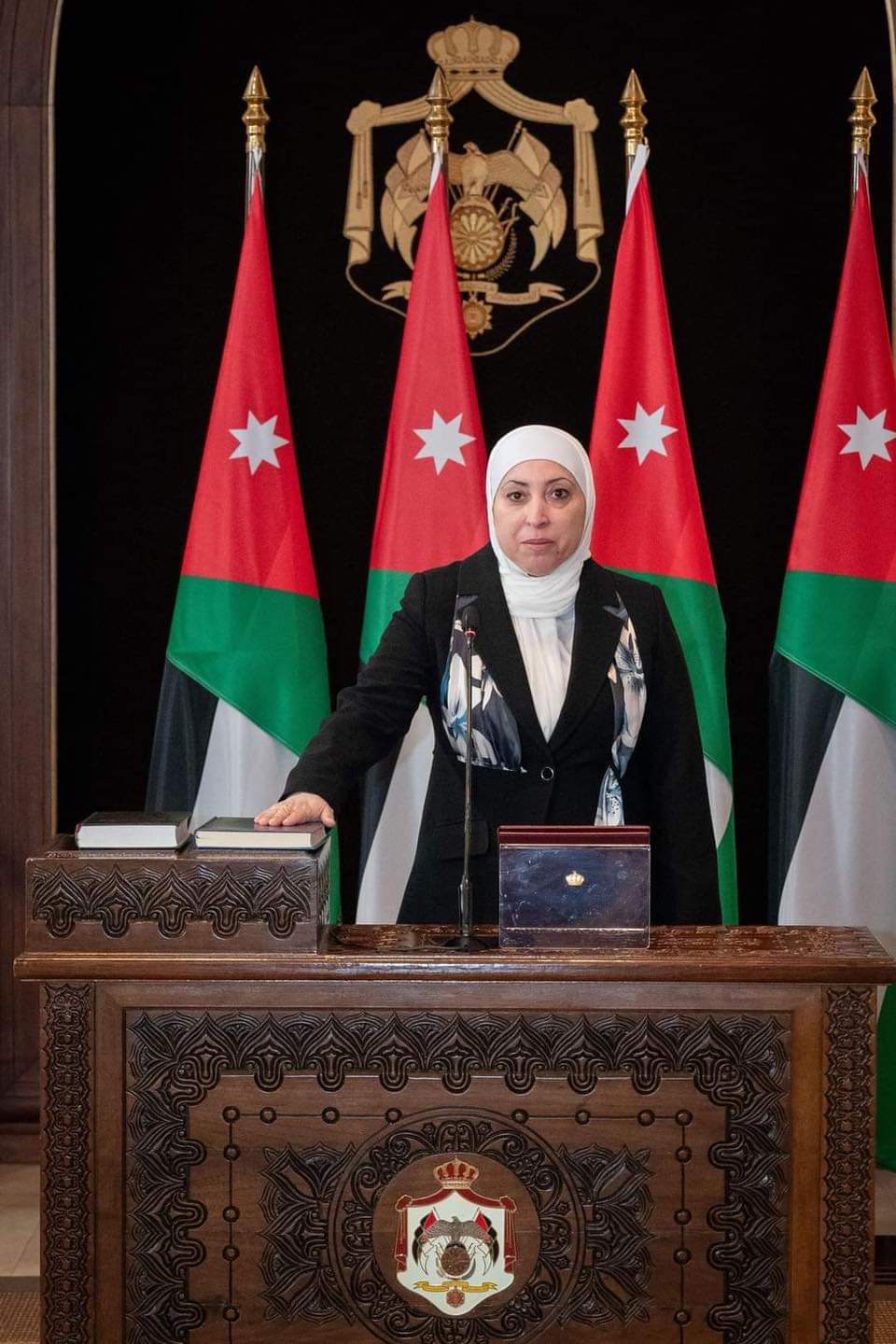 ١