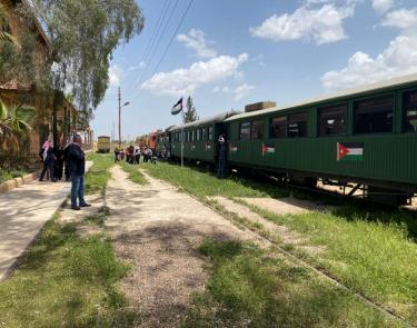 الخط الحجازي ولجنة المجتمع المحلي بماركا يحتفلان بيوم العلم.